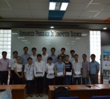 HÌNH ẢNH LỄ TRAO HỌC BỔNG THÁNG 10 & 11 NIÊN KHÓA 2014-2015